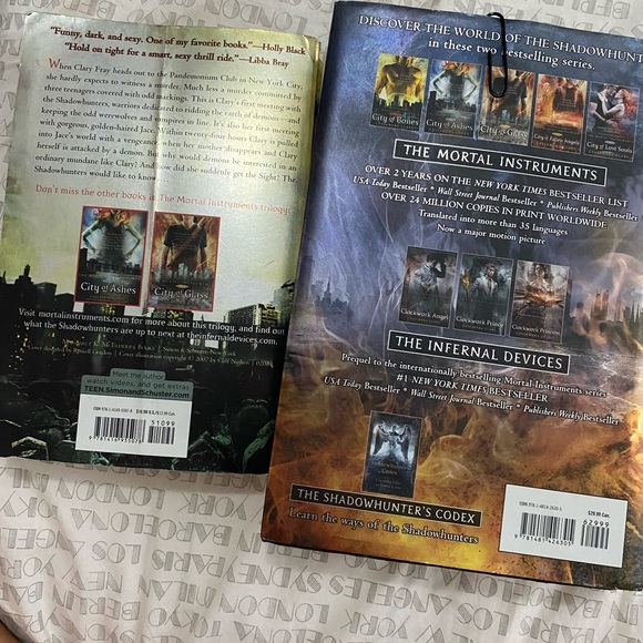 The mortal instruments series Book one and six - Picture 2 of 2